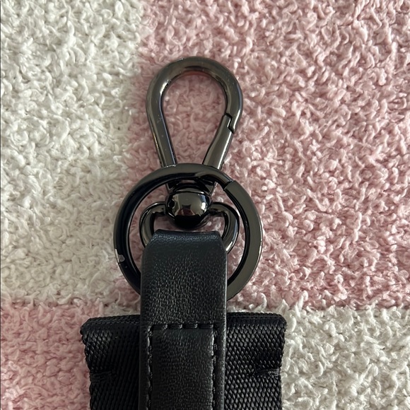 Lululemon Never Lost Keychain Black - Picture 3 of 4